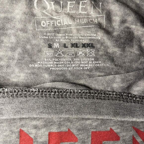 Queen News Of The World Gray T-Shirt with Red and Green Graphic - Picture 3 of 4